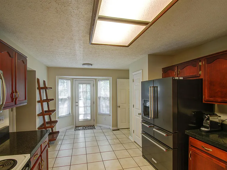1036 Tonyawood Dr — Photo 10