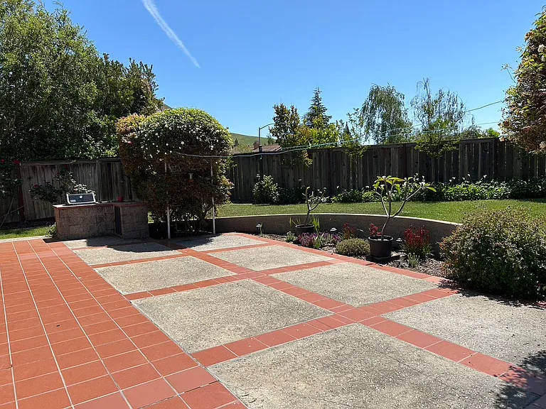 1407 Boxwood Ct — Photo 4