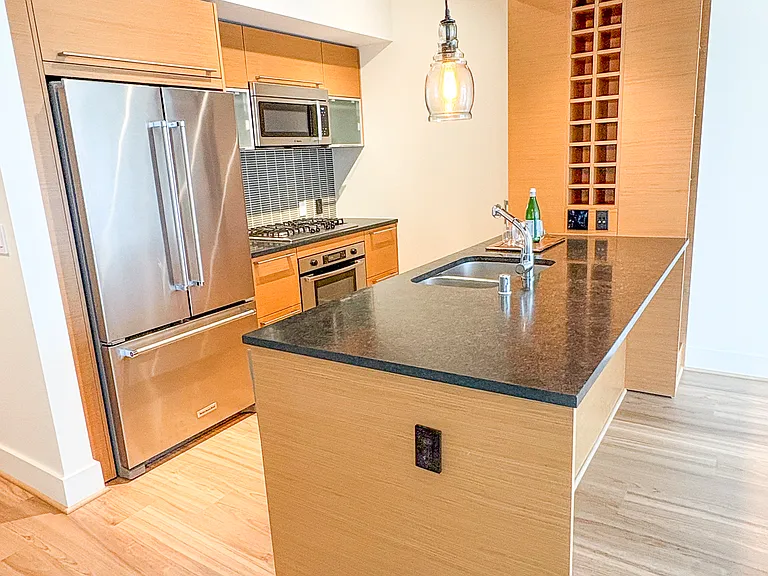 820 Blanchard St #1606 — Photo 8