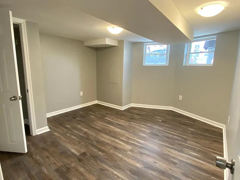 1827 W Fayette St — Photo 16