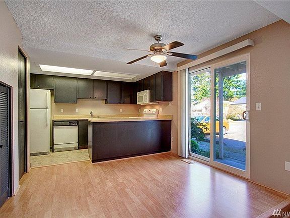 3rd image of 12718 NE 120th St APT J1