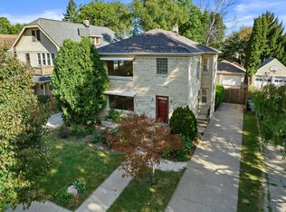 1716 W Lawn Ave, Milwaukee, WI 53209