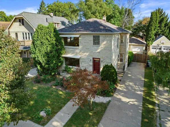 1716 West Lawn AVENUE, Milwaukee, WI 53209