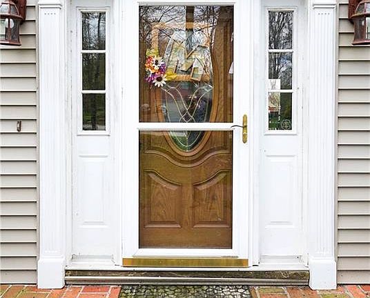 4th image of 15597 Thornwood Dr