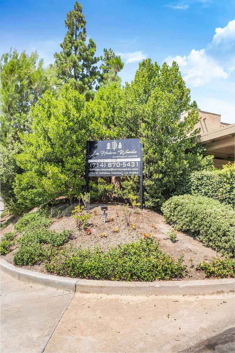 Building Photo - La Habra Woods