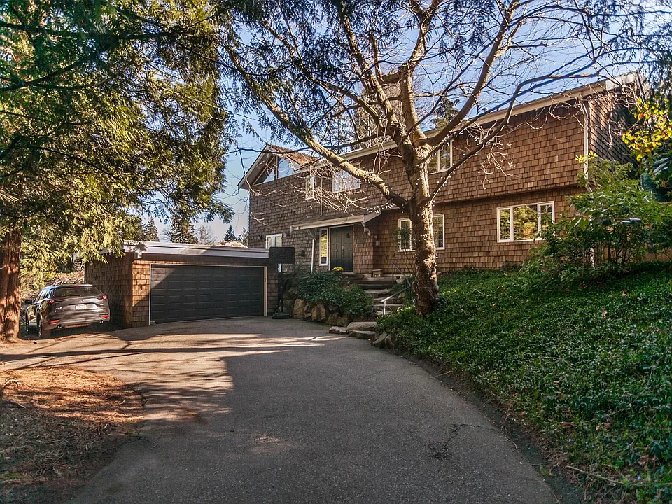 4956 Marine Dr