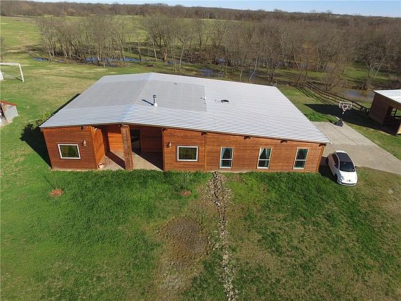 2nd image of 5090 State Highway 78 N