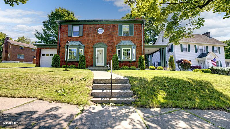 4th image of 5 Coolidge Road