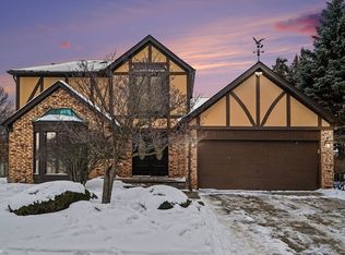 16246 Woodstream Dr, Clinton Township, MI 48038