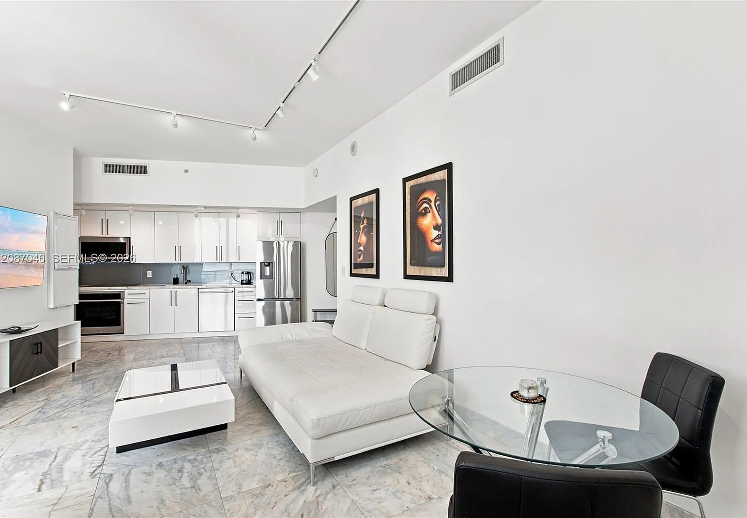 Mint Condo — Photo 3