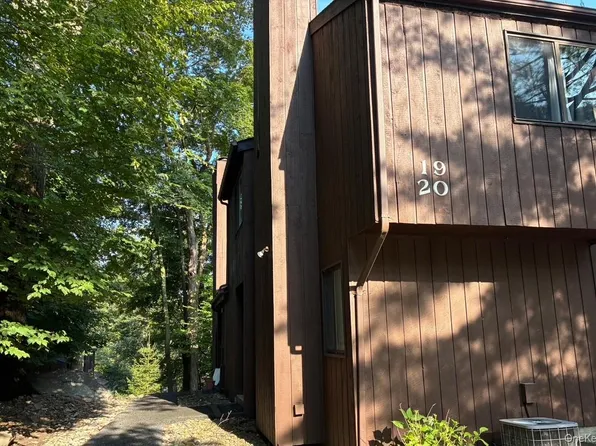 20 Redwood Drive, Highland Mills, NY 10930