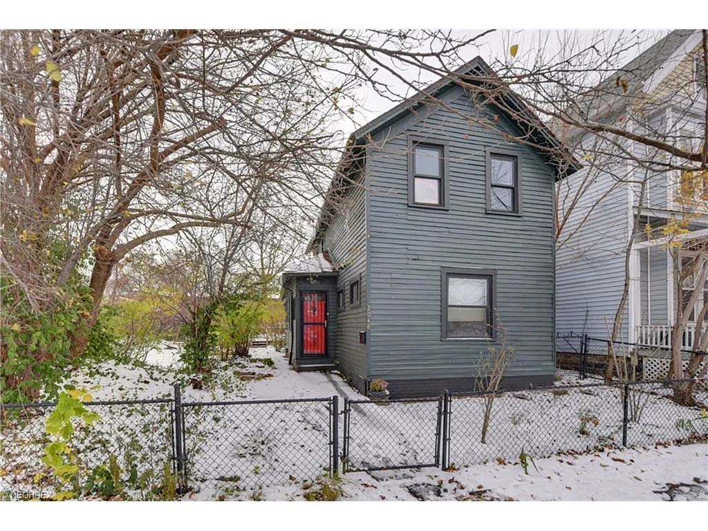 2048 W 41st St photo 1