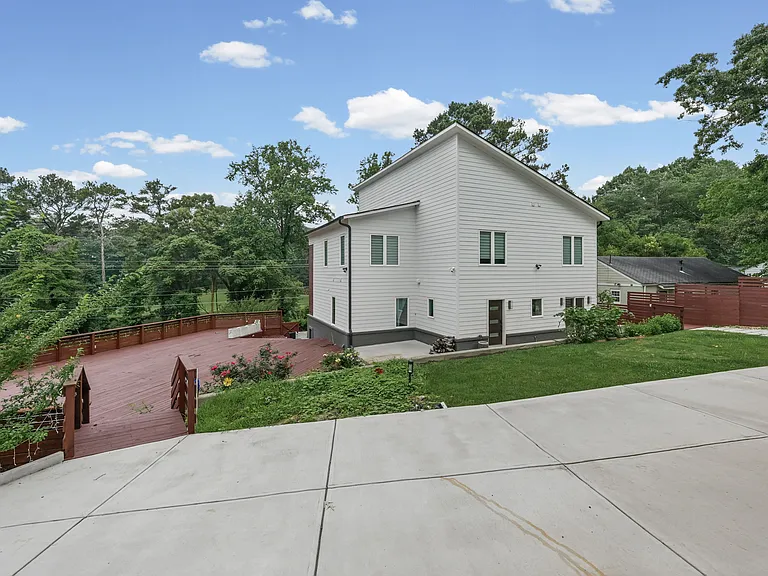 2045 Glenwood Ave SE — Photo 35