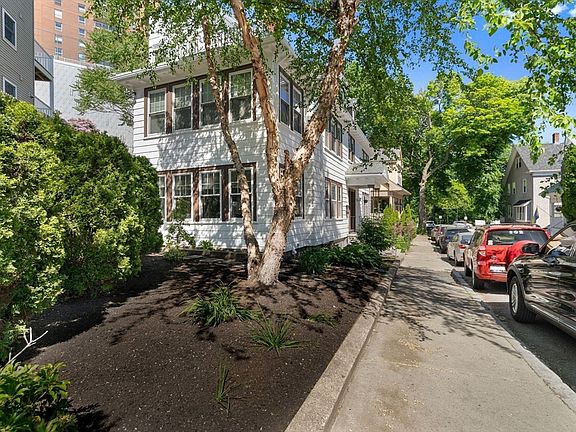 2nd image of 9 Parkwood Ter
