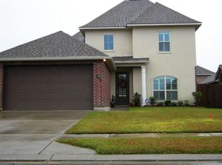 208 Forest Grove Dr, Youngsville, LA 70592