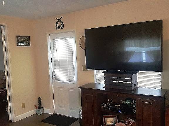 5th image of 1910 Enterprise Ave #3