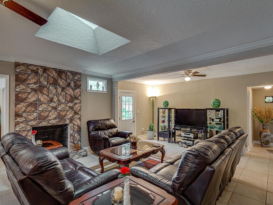 1st image of 1619 Almira St