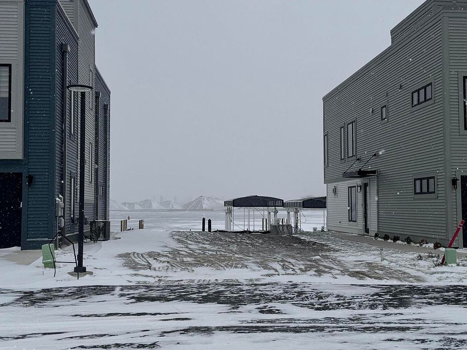 1st image of 258 Viridian Shores Dr #8