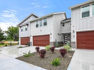 496 N Tessa Ln, Meridian, ID 83642
