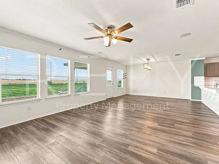 521 Colonel McNally Cv — Photo 10