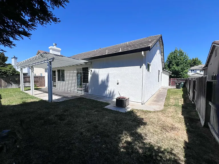 10233 Stathos Dr — Photo 25