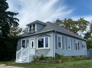 27W010 Oak St, Hanover Park, IL 60133