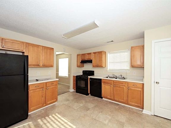 4th image of 4137 Lost Springs Trl