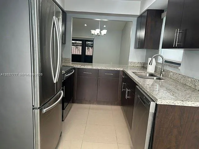 1601 NW 98th Way — Photo 2