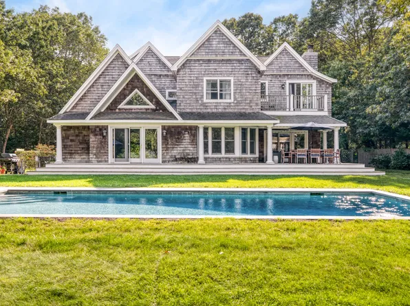 82 W Gate Rd, Wainscott, NY 11975