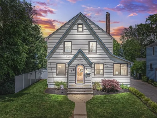 40 1St St, Fanwood Boro, NJ 07023