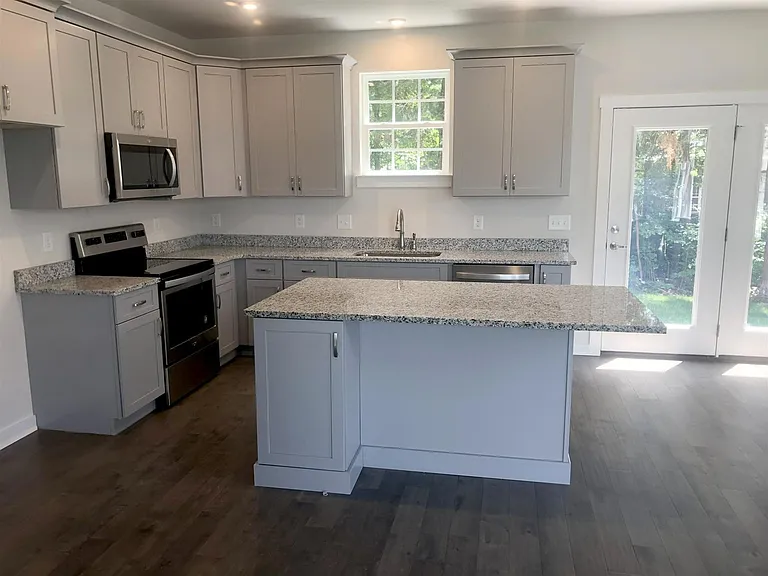 3714 Montgomery Way — Photo 4