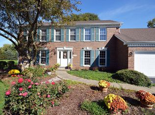7N765 Cloverfield Cir, St Charles, IL 60175