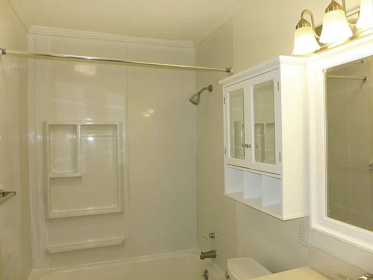 111 Isley St — Photo 11