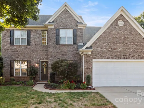 9523 Mitchell Glen Dr, Charlotte, NC 28277