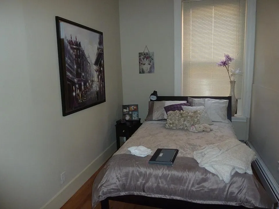 25 Gloucester St #5