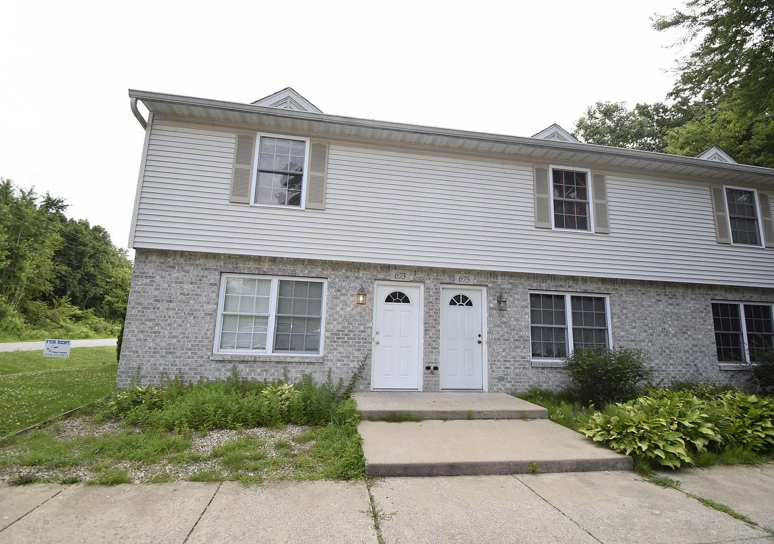 3 bedroom / 1.5 bathroom Town Home in Chesterton — Photo 1