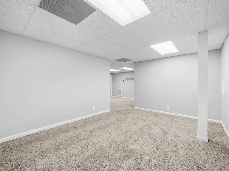 4433 Taylor Hall Ln — Photo 26