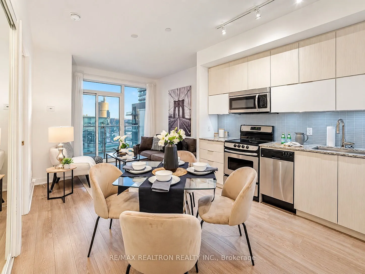 2 bed, $2,350 — Photo 4