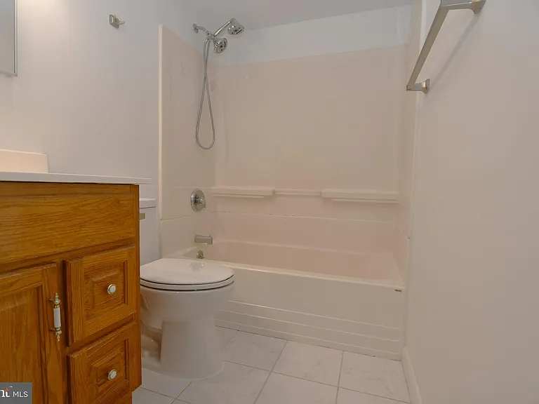 205B Cricklewood Cir — Photo 11