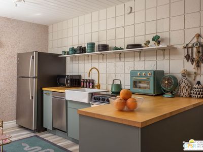 1111 E Palm Canyon Dr #365, Palm Springs, CA, 92264