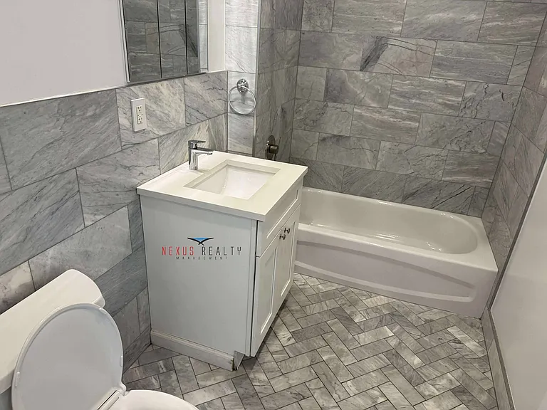 4511 Broadway #4B — Photo 9