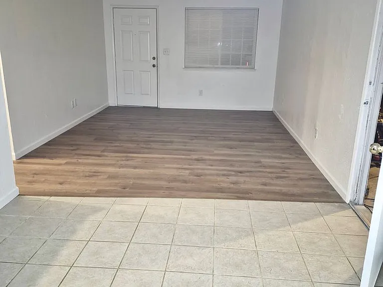 1090 Pinnacles Ave — Photo 3