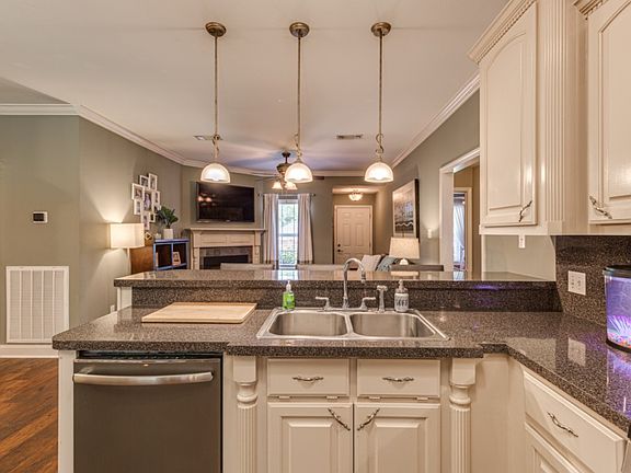 5th image of 103 Pleasant Valley Dr