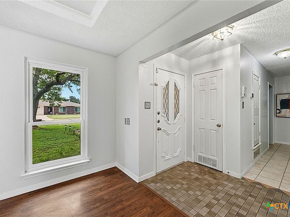 2nd image of 4805 Creekside Dr