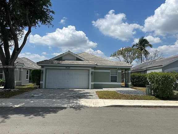3rd image of 9325 Arborwood Cir