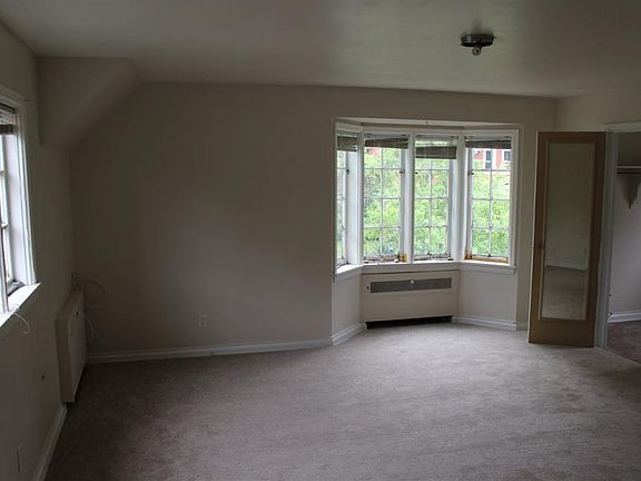 4th image of 824 W Colfax Ave