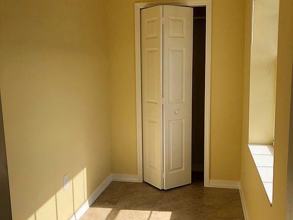 Office, additional room