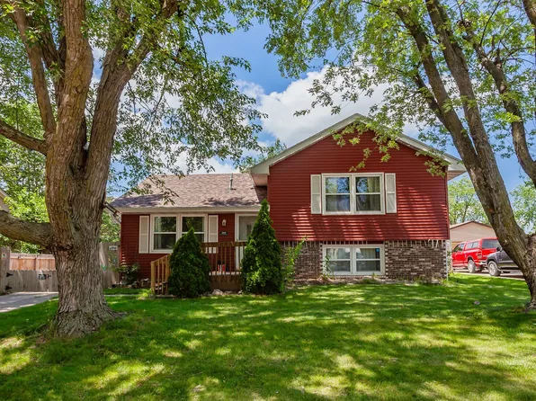 202 11th Ave NW, Altoona, IA 50009