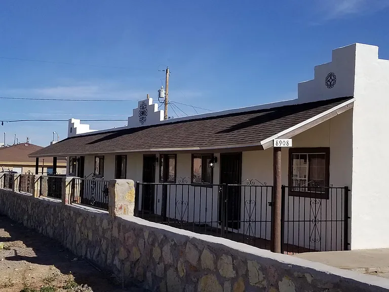 8908 Robert Dr — Photo 2