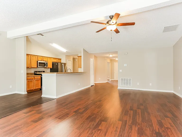 2626 Springwillow Dr — Photo 4
